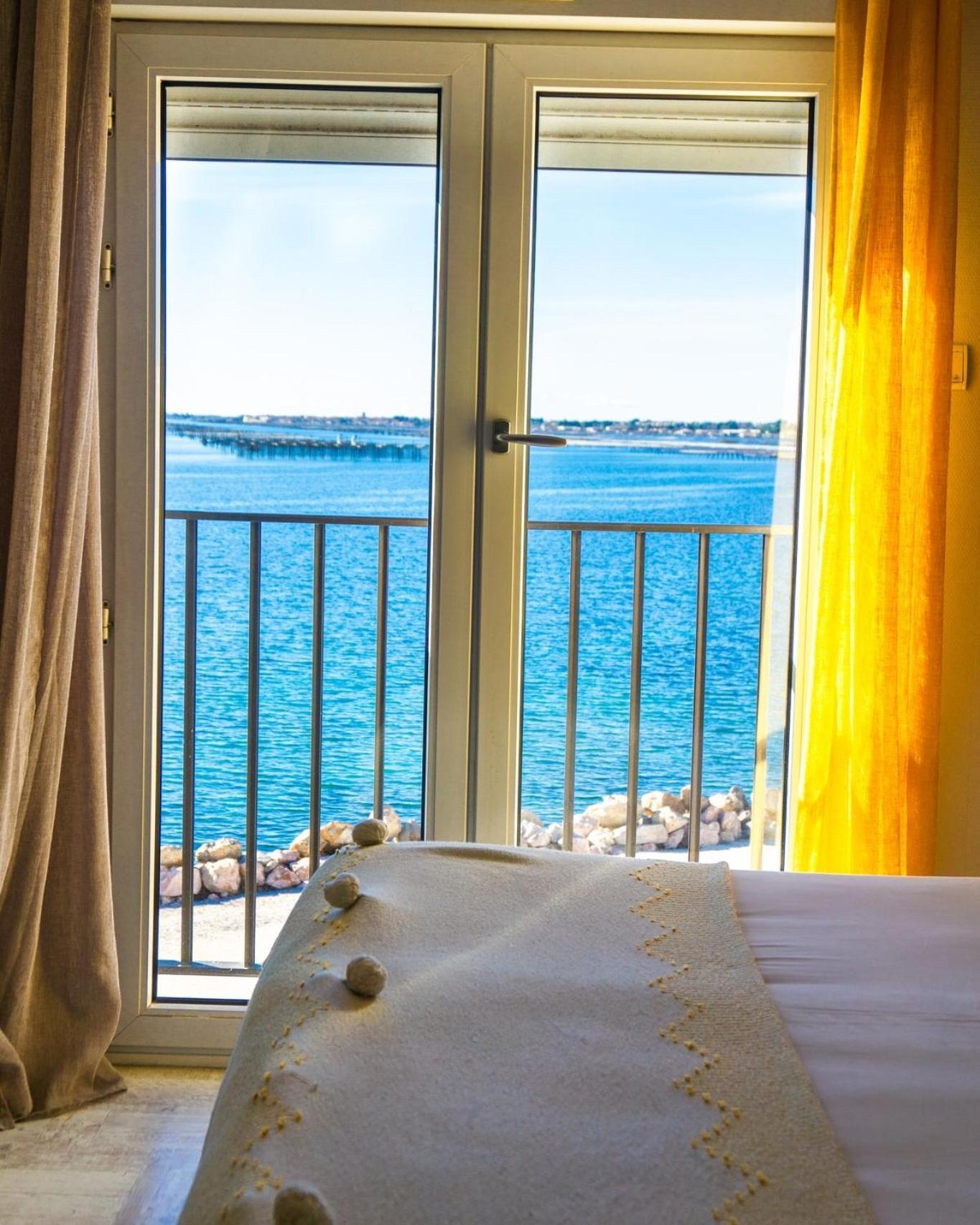 A La Voile Blanche Hotel Bouzigues Exterior foto